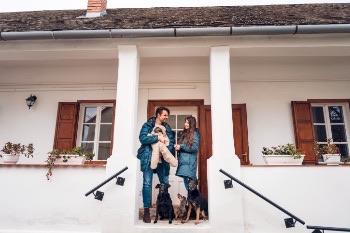 Vendégek kutyákkal